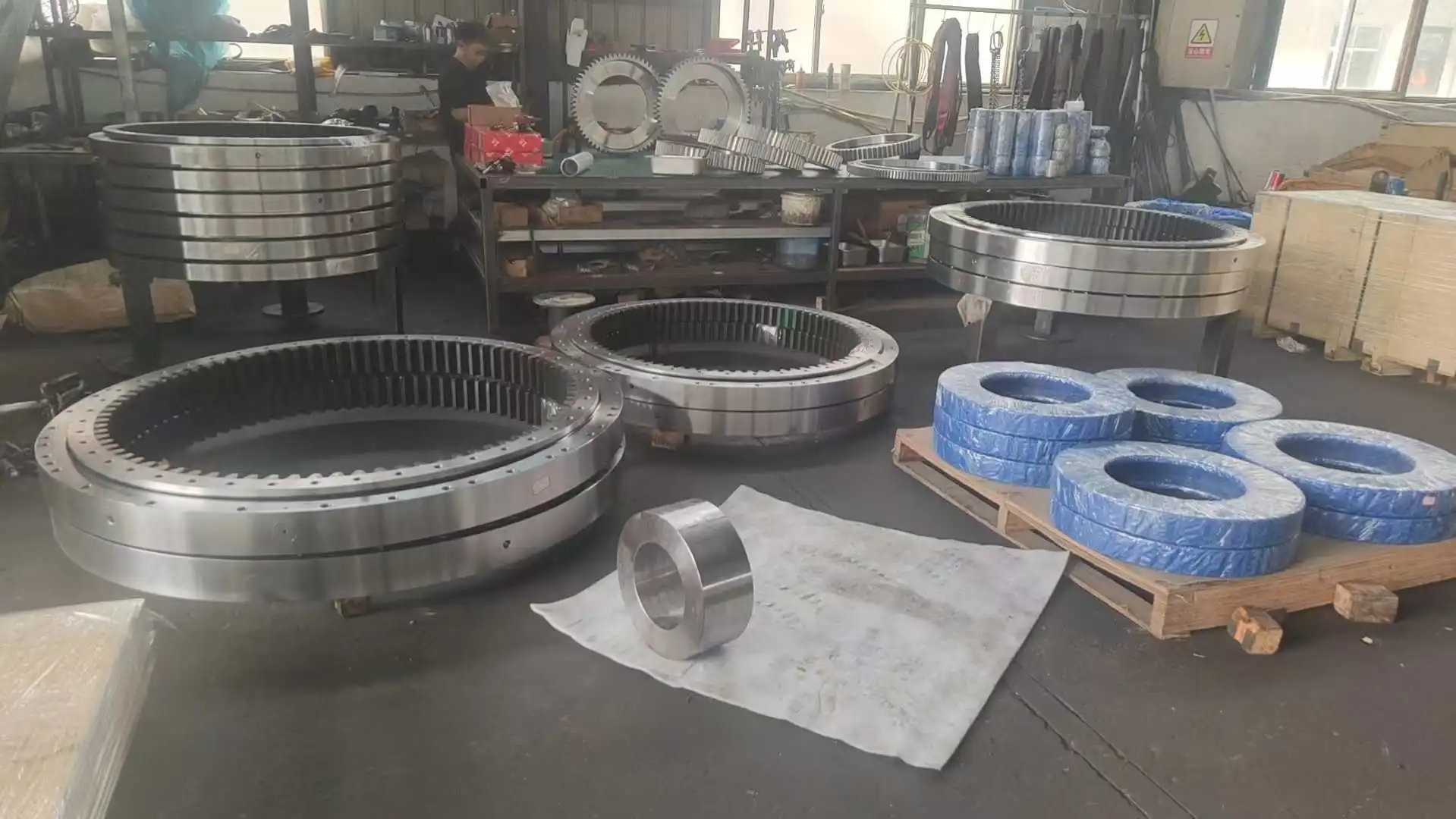 crossed roller internal gear bearing
