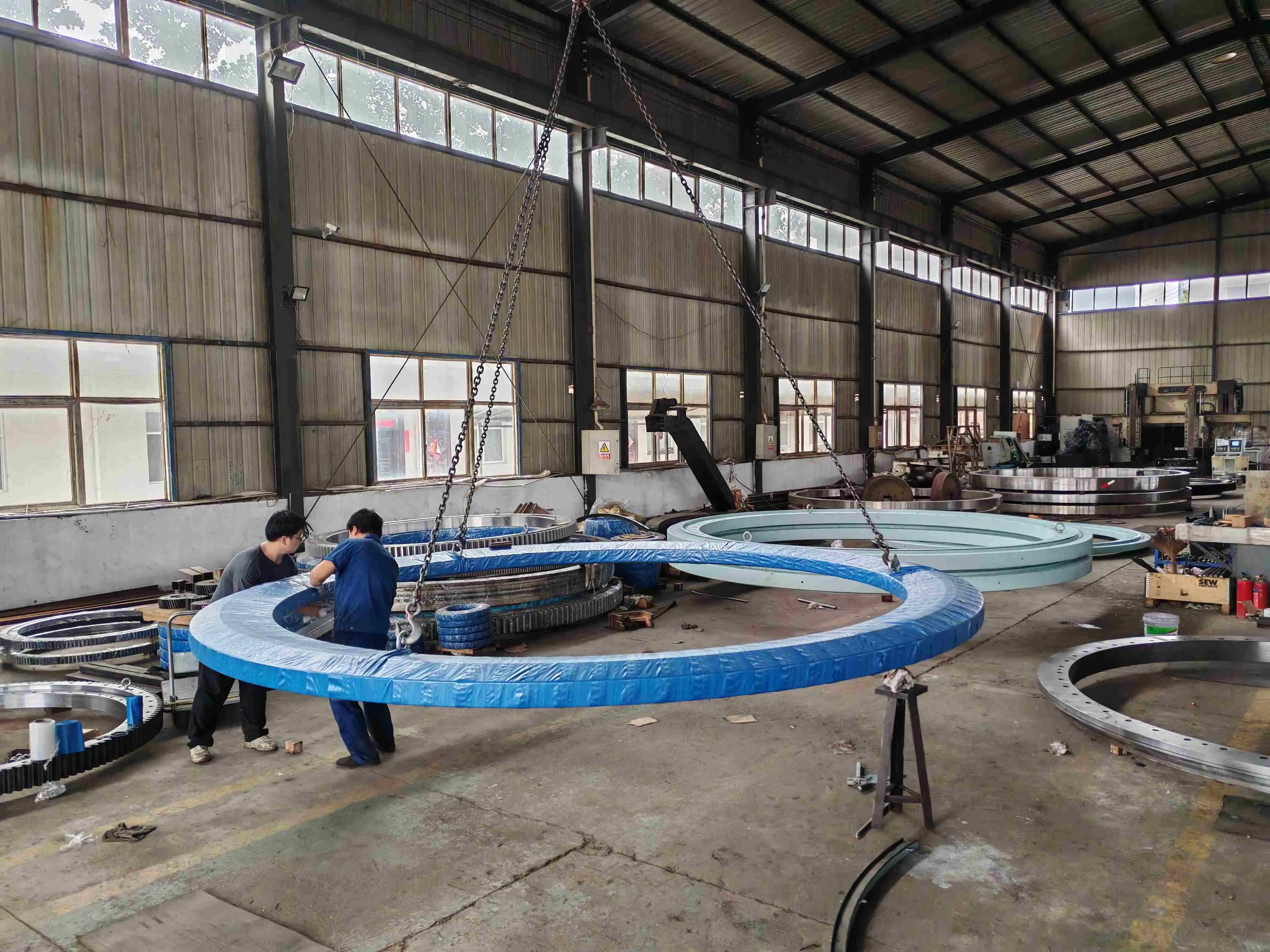 custom gear slewing bearing manufacturer