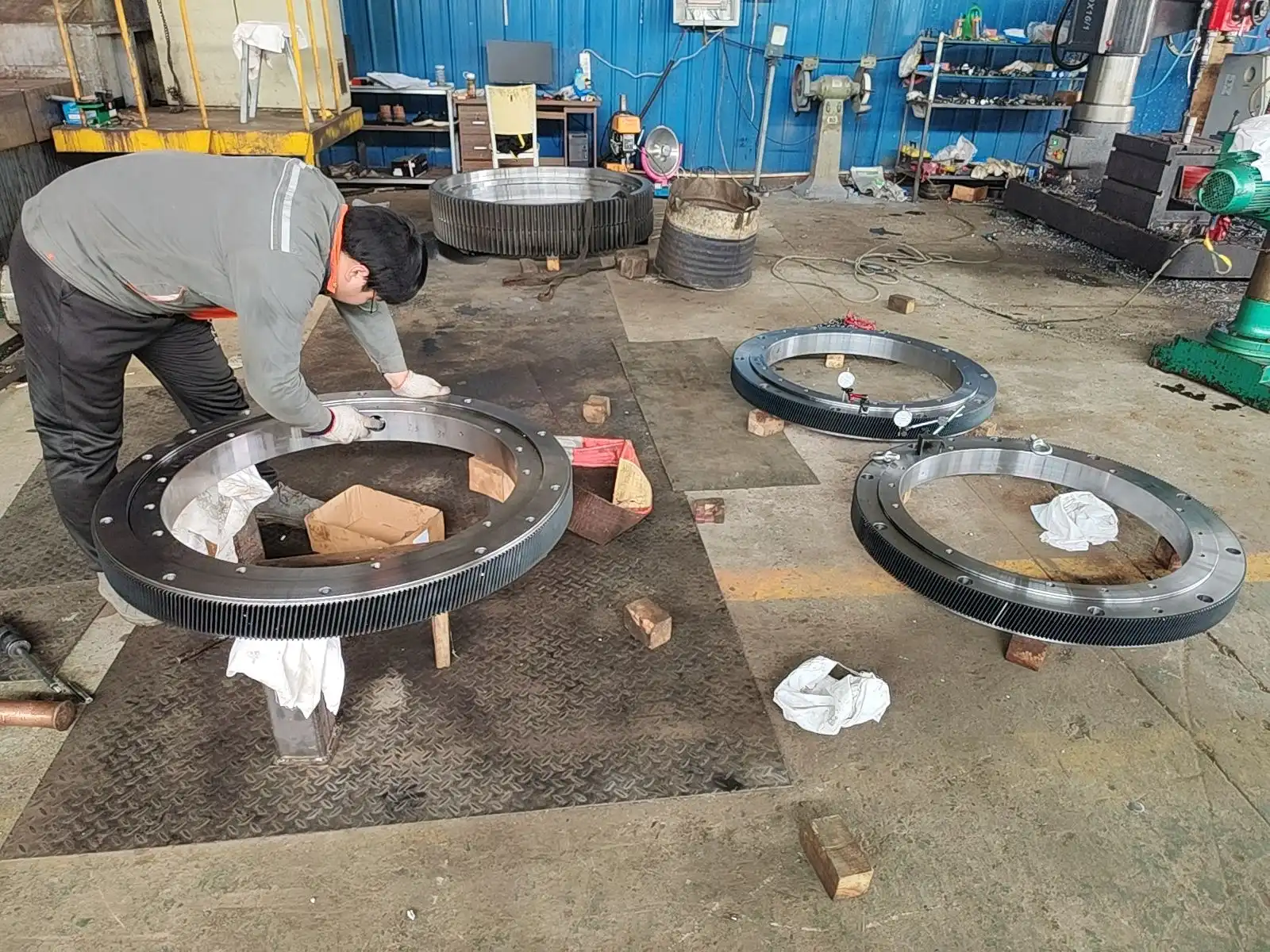 Crossed Cylindrical Roller Bearings