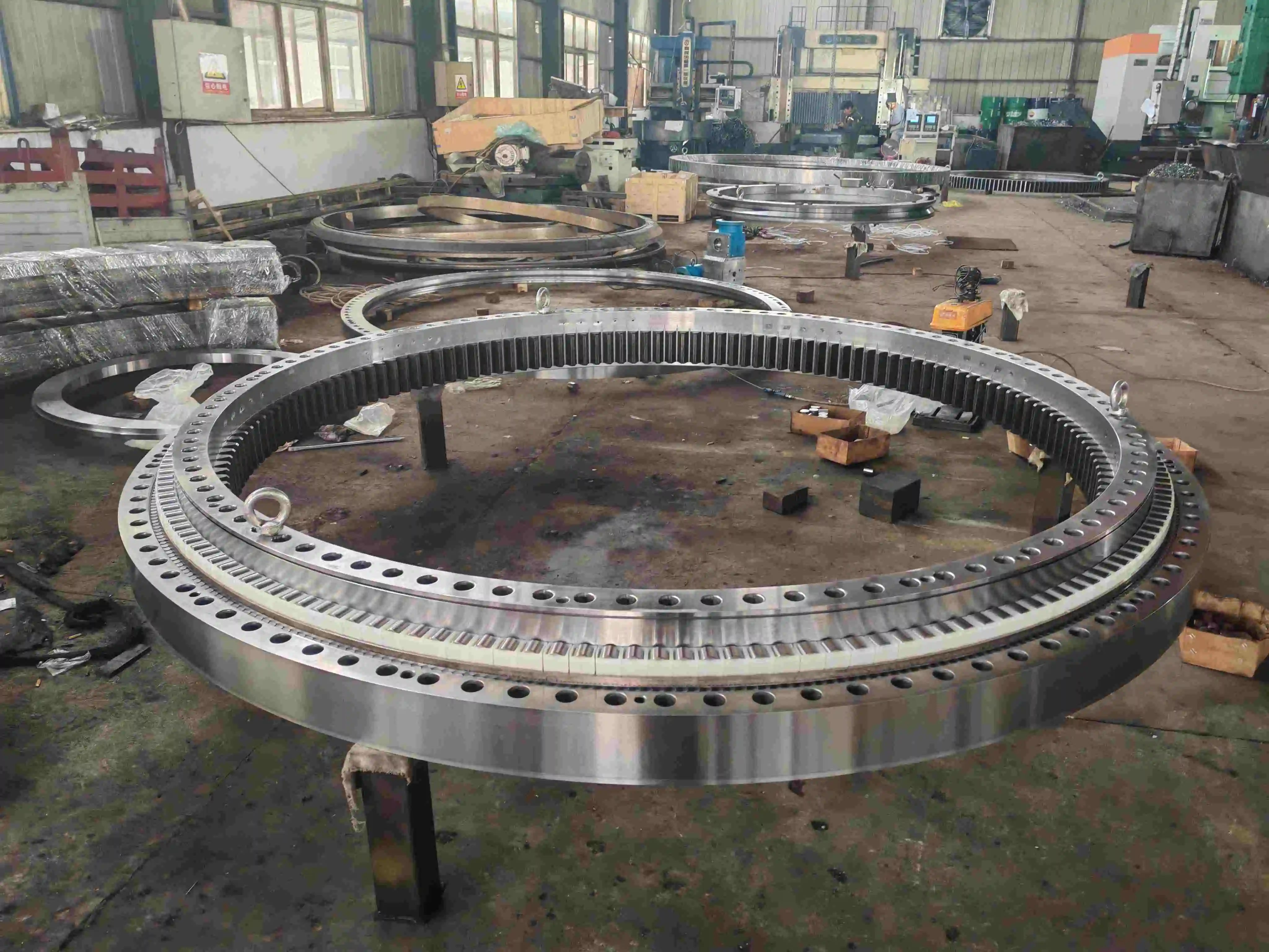 Three Row Roller Slewing Bearings manufacturer. Three Row Roller Slewing Bearings manufacturer.